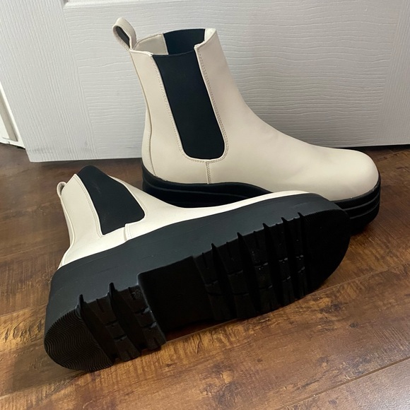 Off-White and Black Chelsea Boots - Picture 2 of 5